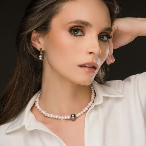 Brinco Dourado e Perola Shell Negra