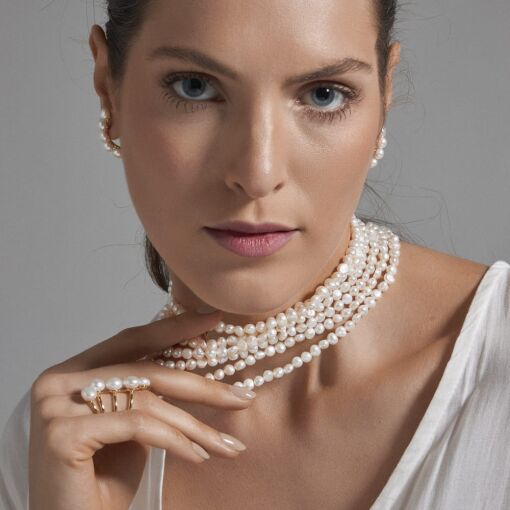 Choker Três voltas de Pérola Natural com fecho lagosta