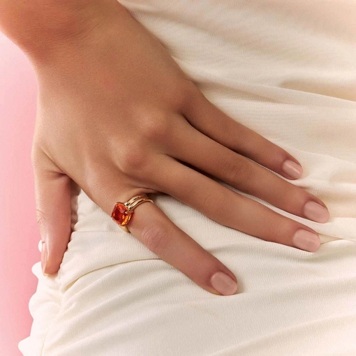 Anel com Cristal Laranja Quadrado