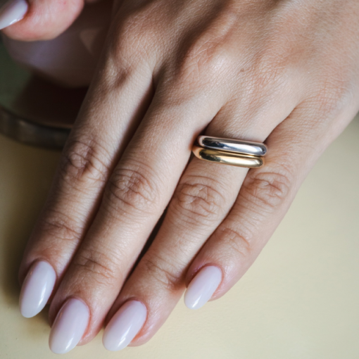 ANEL QUADRADO ESSENCIAL OURO 18K