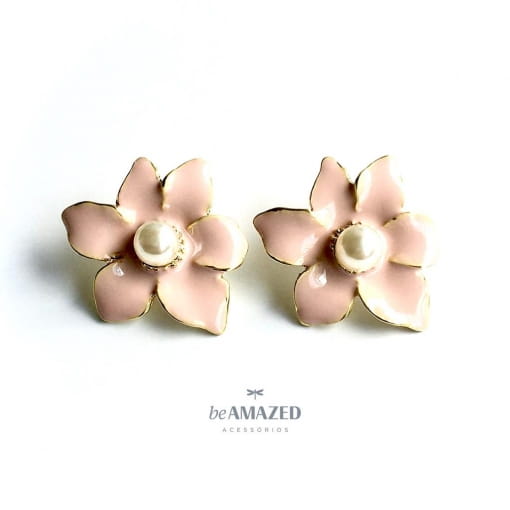 Brinco flower pérola esmaltado