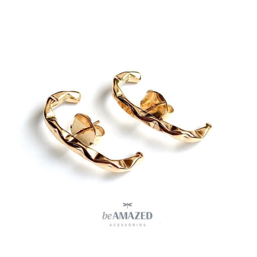 Ear hook martelado gold