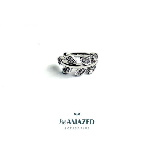 Piercing Greece cravejado