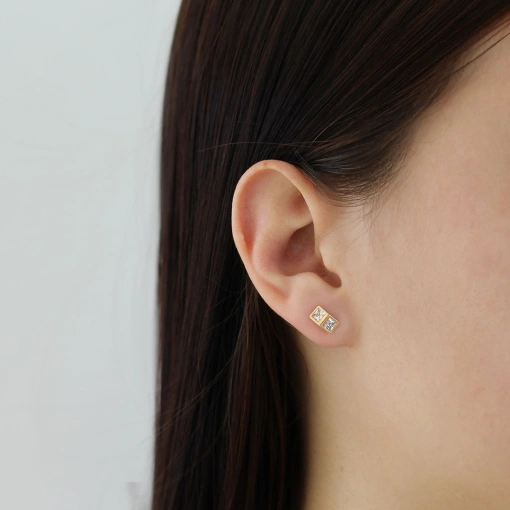 Brinco com zircônia baguete design moderno