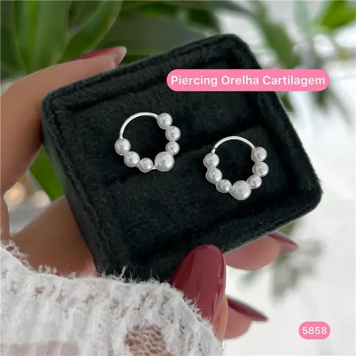 Cy5858 - Piercing Orelha Cartilagem 7 Pérolas Clássico