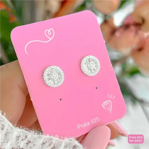 Cy6802 - Brinco Redondo Inteiro Cravejado Zircônias Cristais