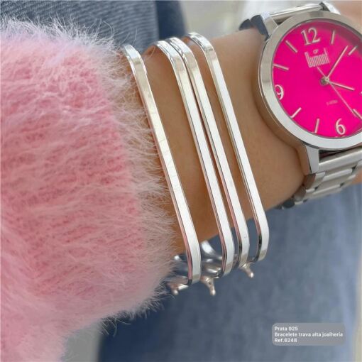 Cy6248 - Bracelete Quadrado 5,5X6,5Cm Fio 3Mm Quadrado