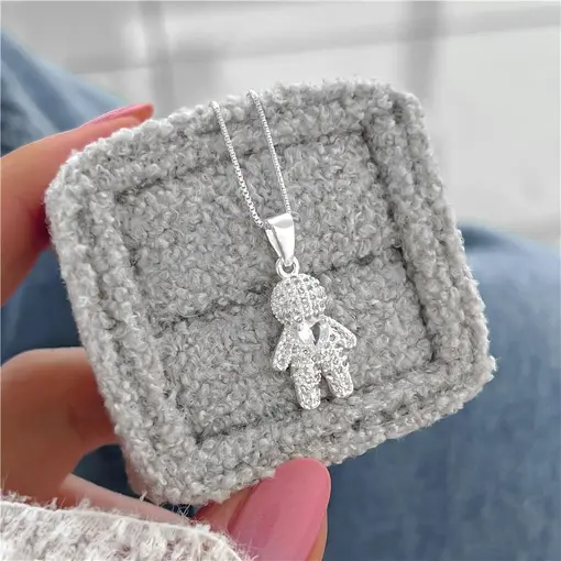 Cy6493 - Pingente Menino Inteiro Cravejado Zircônia Coração