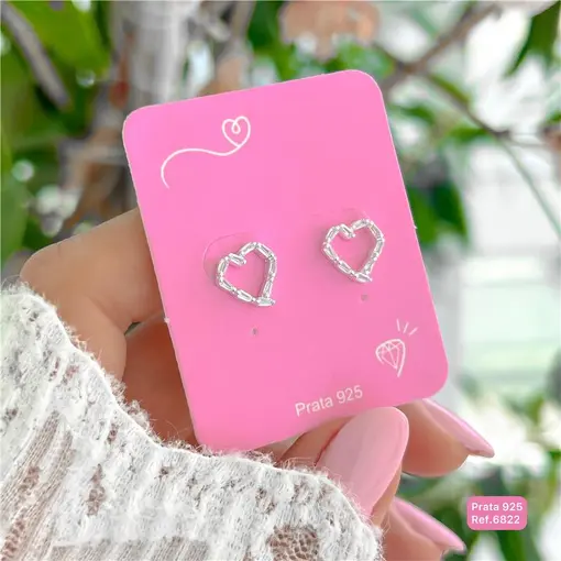 Cy6822 - Brinco Coração 10mm Zircônias Baguete