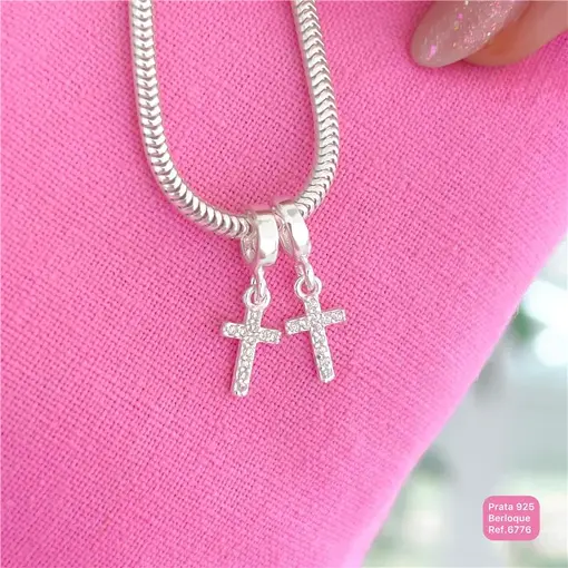 Cy6776 - Berloque Cruz Cravejada