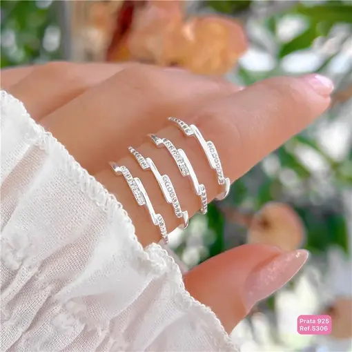 Cy5306 - Anel Zircônias Cravejadas