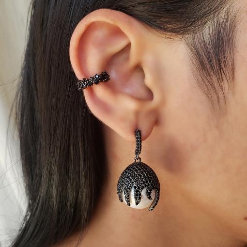 Brinco prata detalhes zircônias e pérola barroca