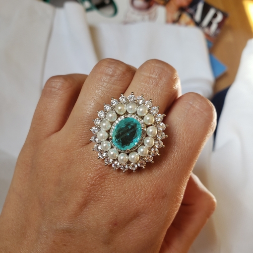 Anel oval fusion, pérolas e zircônias redondas