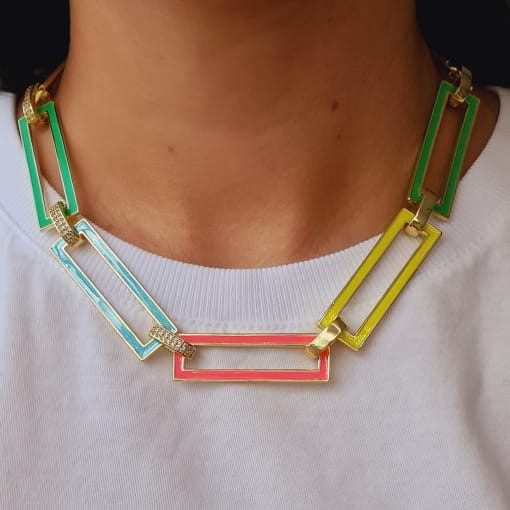 Colar Banhado retangular resinado