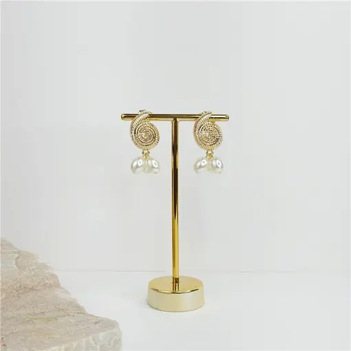 BRINCO CONCHA  ESPIRAL COM PÉROLA