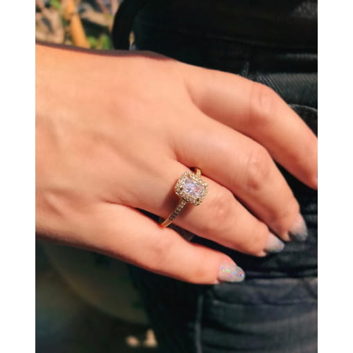 Anel Banhado A Ouro 18K Com Zircônia Retangular Branca