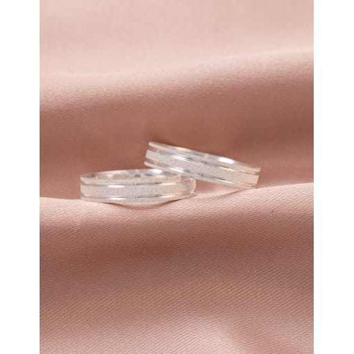 Par De Alianças Prata 925 Friso e Diamantado 4 MM