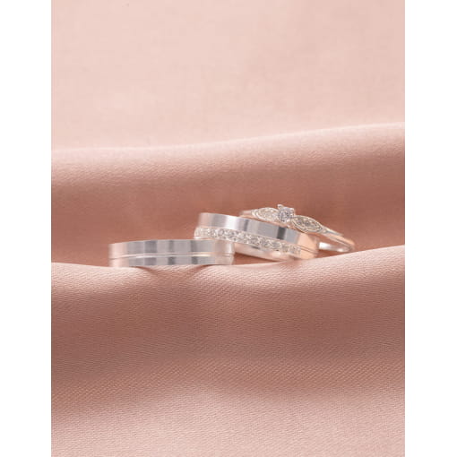 Par De Alianças Prata 925 Friso Com Zircônias Brancas 4.05 MM