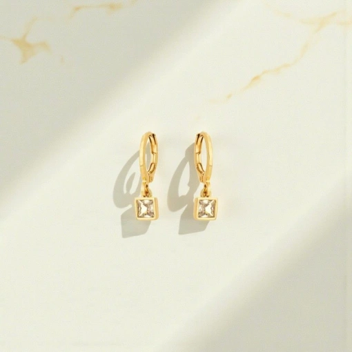 Brinco Banho de Ouro 18k Zircônia Branca Quadrada