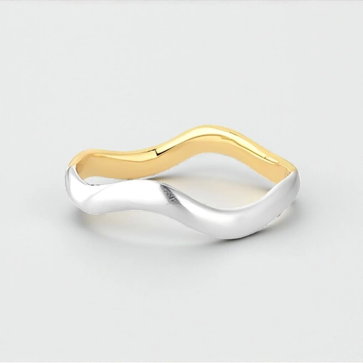 Bracelete Mix De Banhos Aro Rígido Com Design De Ondas