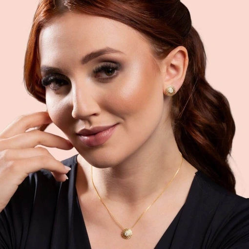 Colar Banho de Ouro 18k Flor com Zircônia Branca