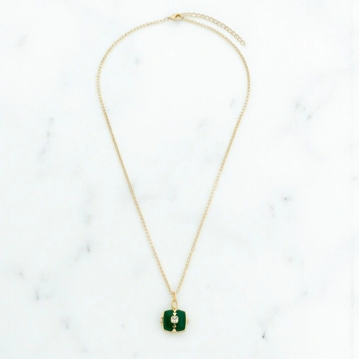 Colar Banho De Ouro 18K Mini Relicário Com Pingente Verde