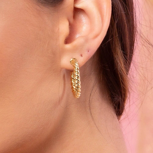 Brinco Banho de Ouro 18k Meia Argola Torcida