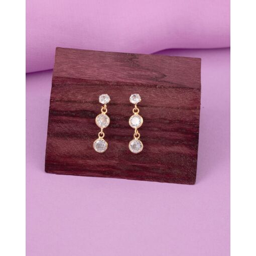 Brinco Banhado A Ouro 18K Com Zircônias Brancas