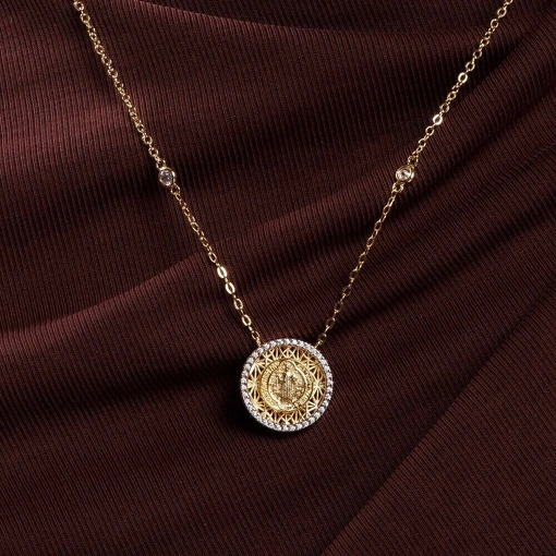 Colar no Banho de Ouro 18k Medalha São Bento Com Zircônia Branca