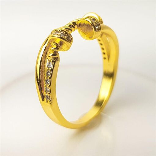 ANEL INSPIRAÇÃO CARTIER ENTREMEIO ARO TORCIDO/CRAVEJADO | BANHAD