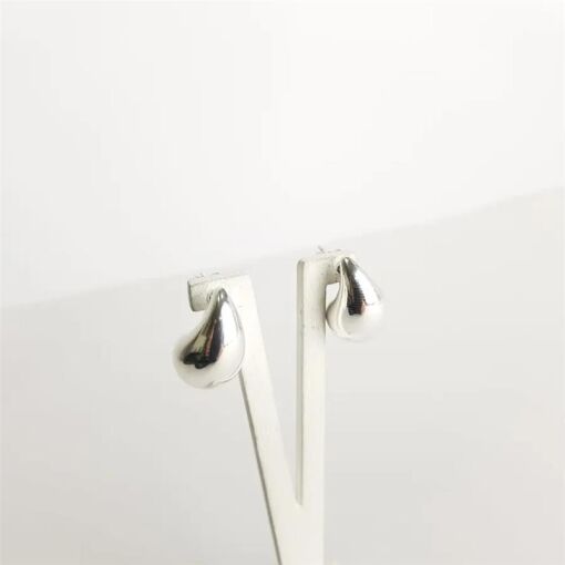 BRINCO 1,7CM  FORMATO VIRGULA LISA BANHO DE PRATA