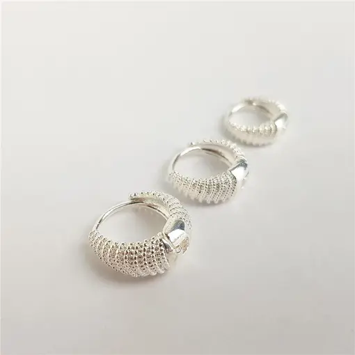 TRIO ARGOLA FRENTE TEXTURIZADO EM LINHAS COM RELEVO EM MINI ESFE