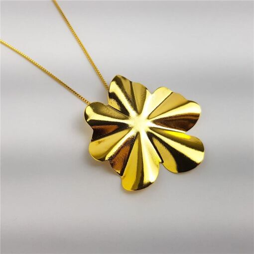 COLAR VENEZIANA PG FLOR PÉTALAS DIFERENTES LISA | BANHADO EM OUR