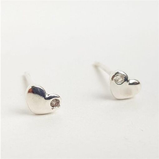 BRINCO CORAÇÃO LISO COM ZIRCÔNIA CRISTAL|5MM| BANHO DE PRATA