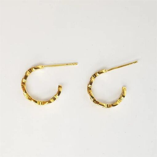 MEIA ARGOLA  MINI FILETES CRISTAIS REDOR LISO|1,4CM|BANHADO EM O