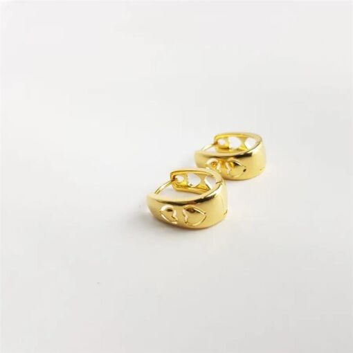 ARGOLA OVAL EM CORAÇÕES|1,5CM|BANHADO EM OURO 18K