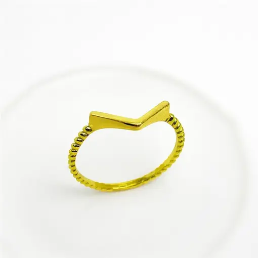 ANEL ARO EM MINI ESFERAS LISAS FRENTE EM `V` LISO | BANHADO EM O