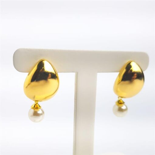 BRINCO CHAPA GOTA LISA  PENDENTE EM PÉROLA | BANHADO EM OURO 18K