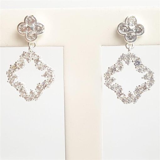 BRINCO MINI TREVO COM ZIRCÔNIA CRISTAL E TREVO VAZADO CRAVEJADO