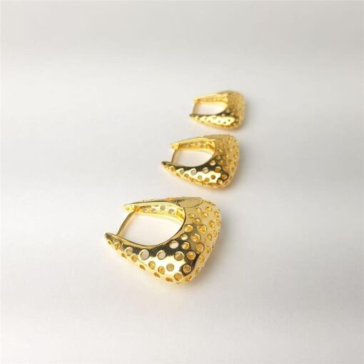 TRIO RETANGULAR COM ESFERAS VAZADA | BANHADO EM OURO 18K