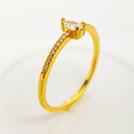 ANEL ARO CRAVEJADO GOTA CRISTAL AO MEIO|BANHADO EM OURO 18K