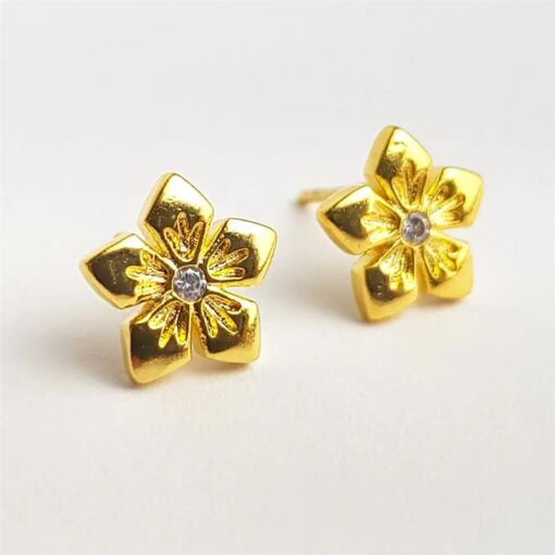 BRINCO FLOR EM PETALAS LISAS CRISTAL MEIO| 8MM|BANHADO EM OURO 1