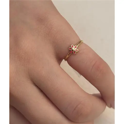 ANEL ARO LISO FRENTE FLOR RESINA ROSA | BANHADO EM OURO 18K