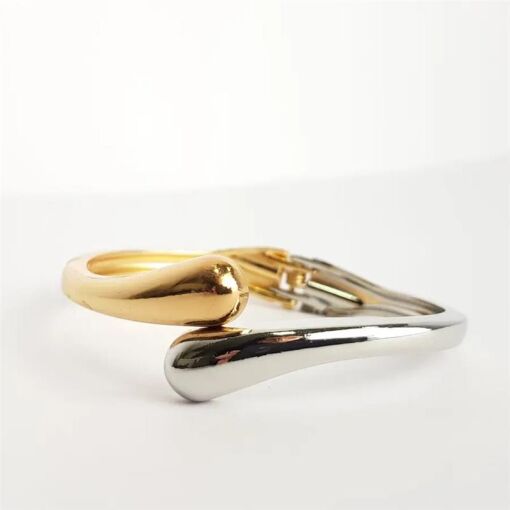 BRACELETE GOTAS DOURADAS E R BRANCO V.C.T