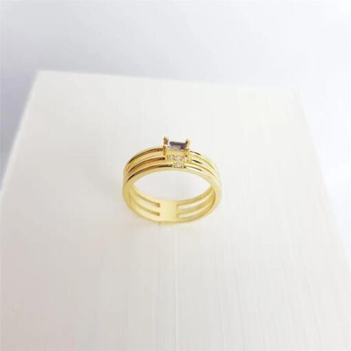 ANEL ARO TRIPLO 4 ZIRCÔNIA 1 ZIRCÔNIA RETANGULAR LÍLAS | BANHADO