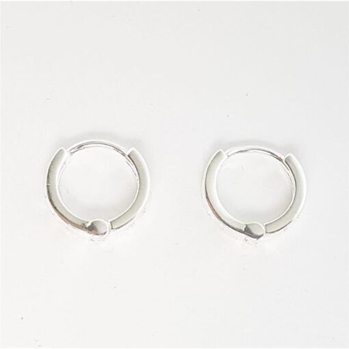 ARGOLA LISA COM MINI CORAÇÃO VAZADO| 1,4CM| PRATA 925