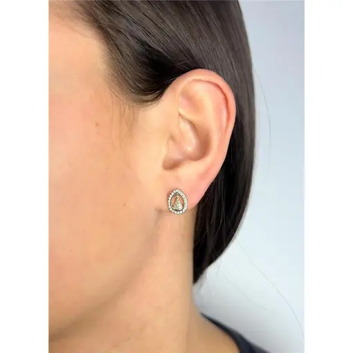 BRINCO OVAL NOSSA SENHORA CRAVEJADO  REDOR EM ZIRCÔNIA CRISTAL |