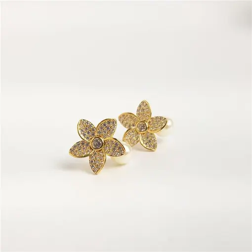 BRINCO FLOR MICROCRAVEJADA ZIRCÔNIA MEIO PÉROLA BAIXO | BANHADO