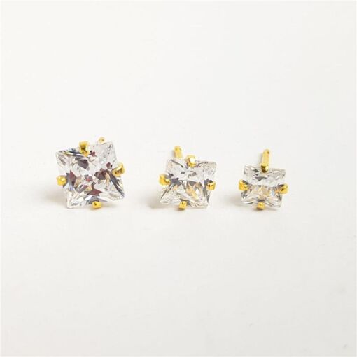 TRIO 6X5X4MM QUADRADO CRISTAL COM 4 GARRINHAS | BANHADO EM OURO