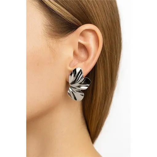 BRINCO MEIA FLOR NO RODIO